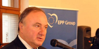 A migránskrízis következményeként kedvezőbben ítélik meg a magyarokat Csáky Pál