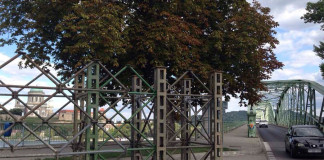 Szlovákiai vasfüggöny a Mária-Valéria hídon