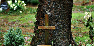 Bugár temetése után