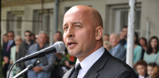 Egy önmagával határos haza határnépe vagyunk.