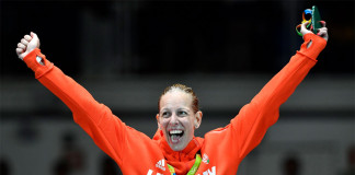 Az első aranyat Szász Emese hozta párbajtőrben!