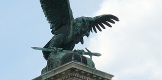 Magyarok az élet kapujában