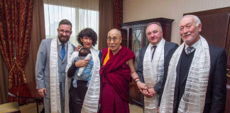 A dalai láma eljött Pozsonyba – és elbújt a kormány!