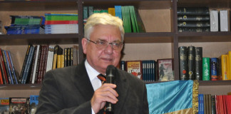 Három magyar, nemzeti népszavazás