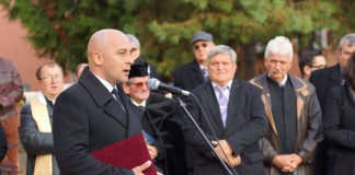 Emlékműavatás a felvidéki Zsigárdon