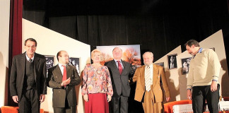 Állva tapsolt a közönség a Virágeső premierje után