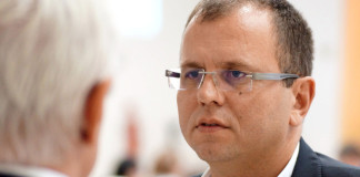 Őry Péter: Ízlések és pofonok