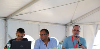 Szlovákiában civilek végzik az állami feladatokat a kisebbségi nyelvhasználat terén