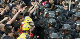 Spanyol állami erőszak a katalán referendum ellen