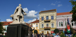 Felvidéki tiltakozás a koncepciós perben elítélt erdélyi magyarok bebörtönzése ellen