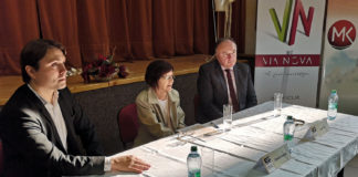 Szimbolikus stafétaváltás Léván